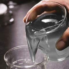 Residual-free fracturing fluid For 30-160℃